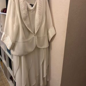 Dress w jacket, off white. Size24
